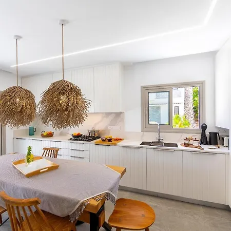 Villa Rose By The Sea *