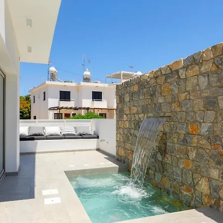 Rose By The Sea Villa