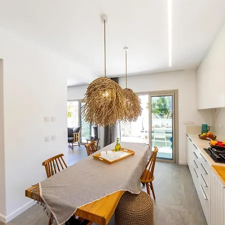 Rose By The Sea * Protaras