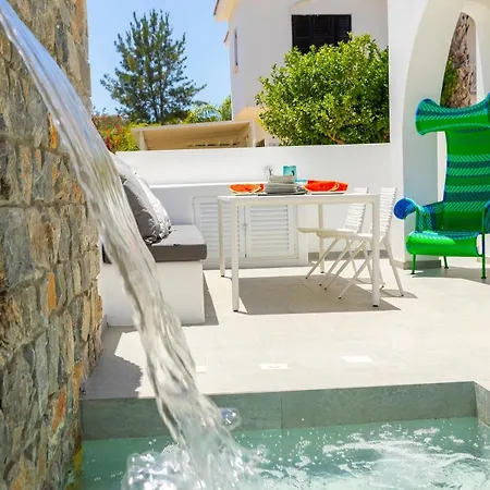 Rose By The Sea Protarász