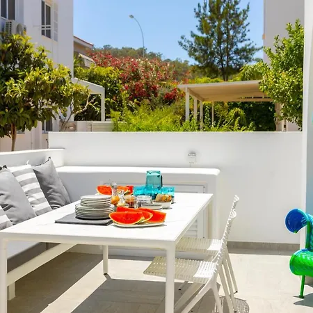 Villa Rose By The Sea