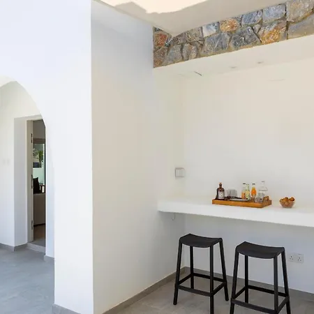 Rose By The Sea Villa *