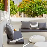 Rose By The Sea بروتاراس