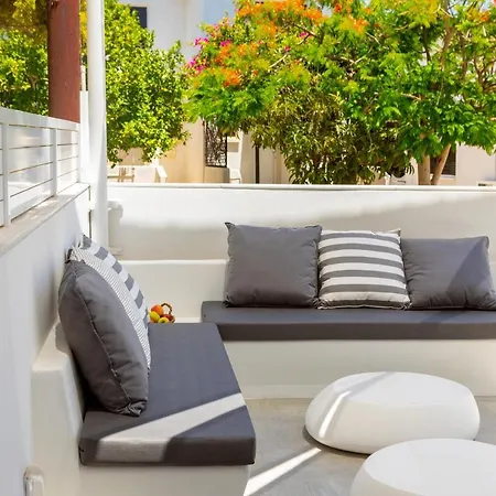 Rose By The Sea Протарас