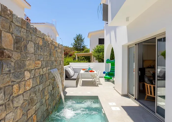 Rose By The Sea Protaras