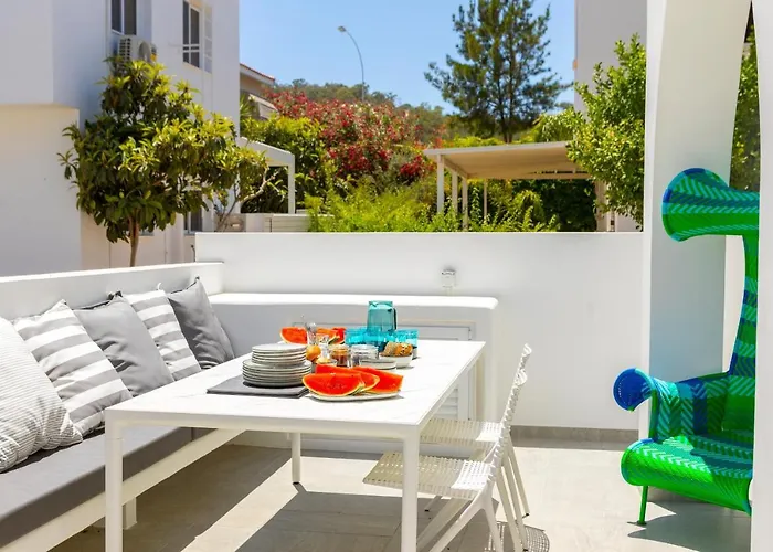 Villa Rose By The Sea