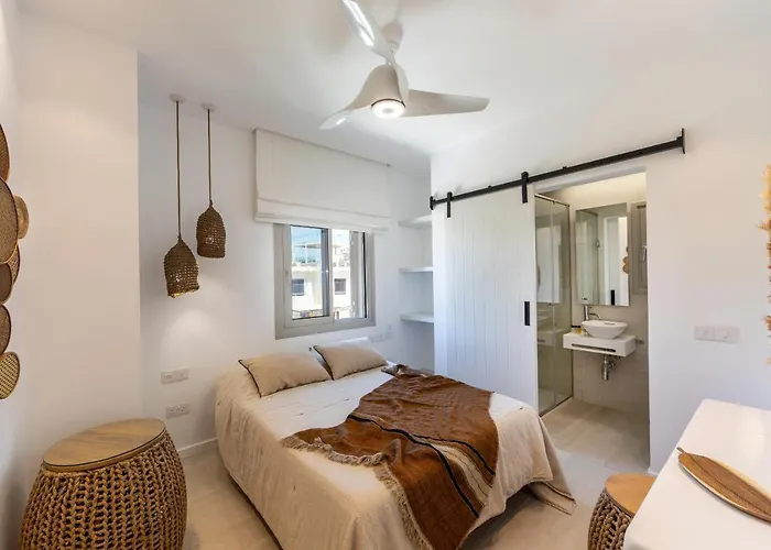 Rose By The Sea * Protaras