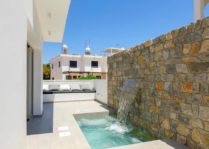 Rose By The Sea Villa