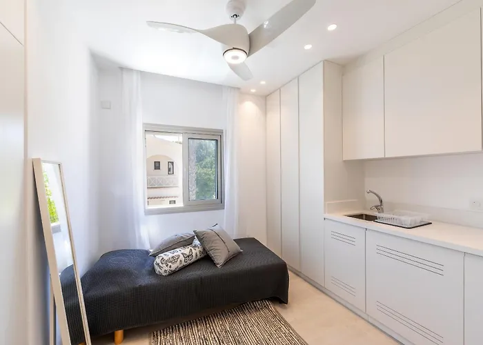 Rose By The Sea Protaras