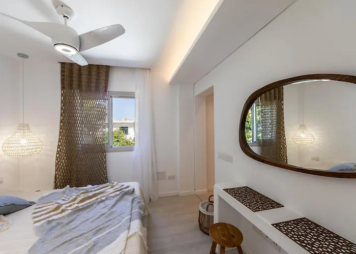 Rose By The Sea * Protaras