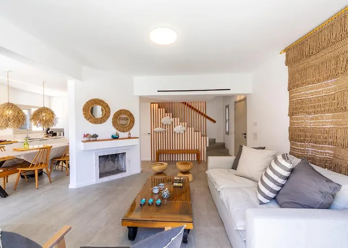 Villa Rose By The Sea